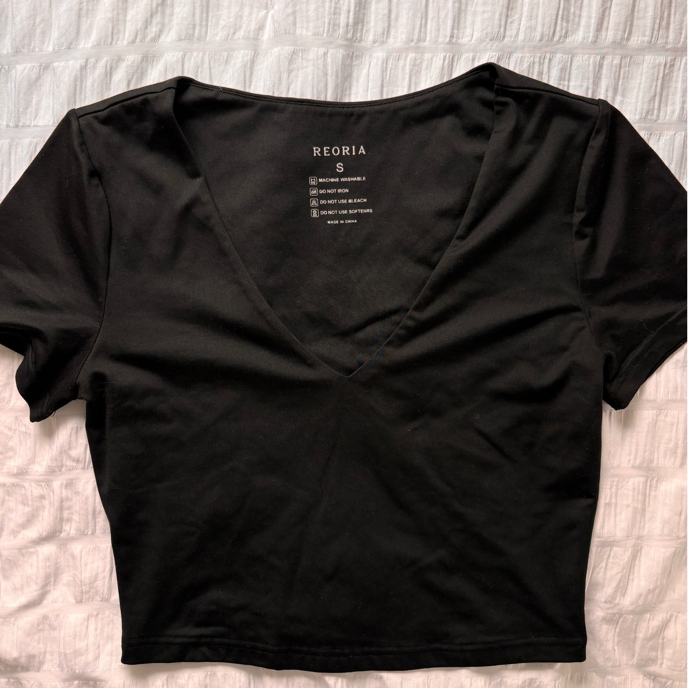 Black REORIA Cropped T-Shirt